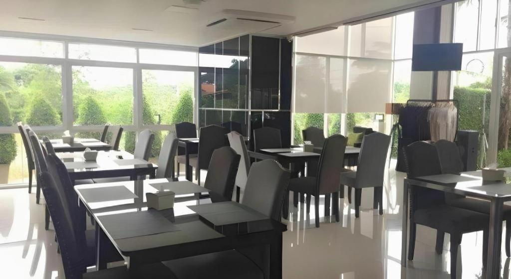 Chaisaeng Villa Sing Buri Zewnętrze zdjęcie