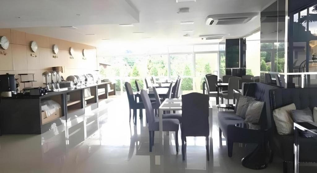 Chaisaeng Villa Sing Buri Zewnętrze zdjęcie